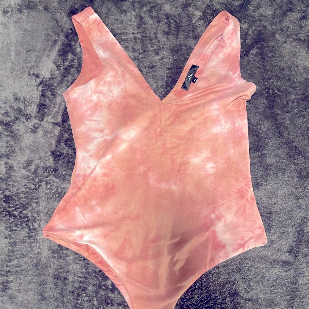 Super soft Lulu’s size medium bodysuit